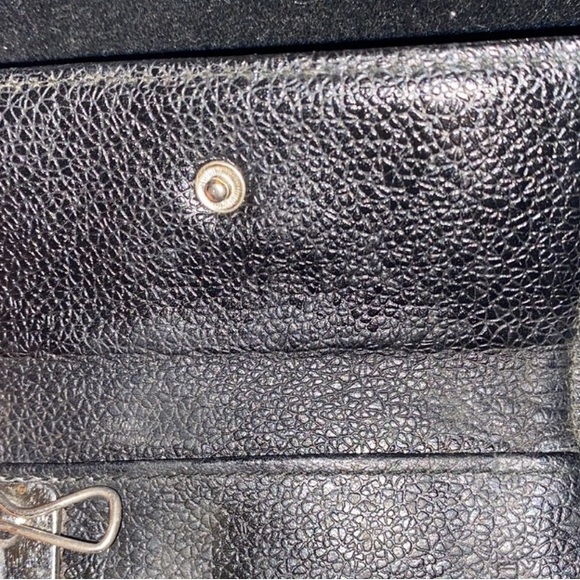 Authentic BVLGARI Ribbed 4 Prong Leather Key holder In Excellent Condition - Picture 6 of 10